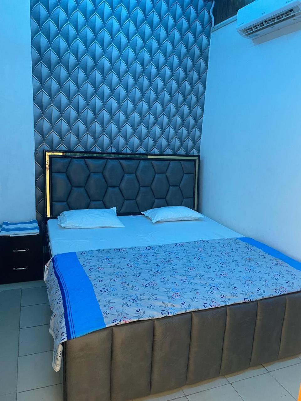 Hari Krishnam Residency Hotel Matura Exterior foto