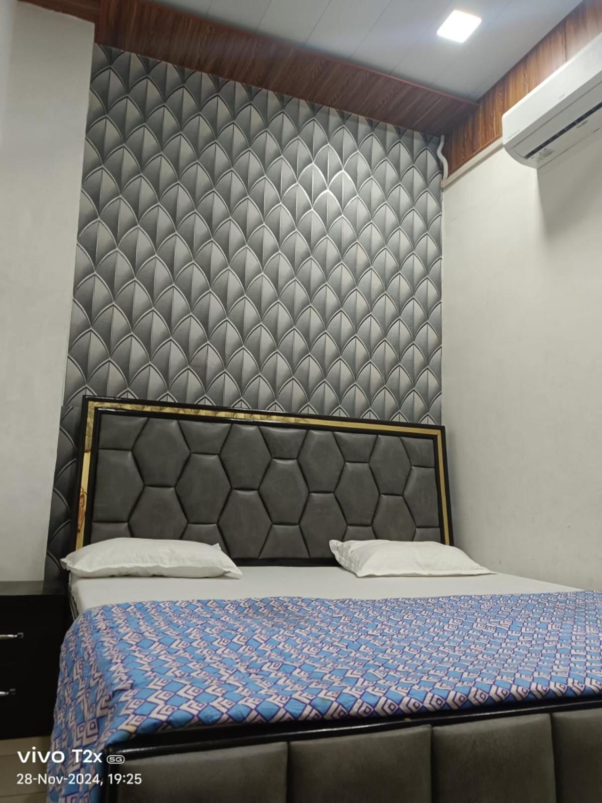 Hari Krishnam Residency Hotel Matura Exterior foto